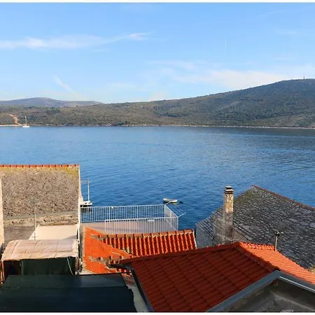 Karmela Guest house 3*