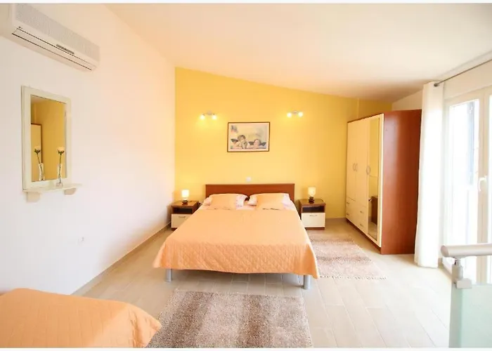 Karmela Pensión Primošten